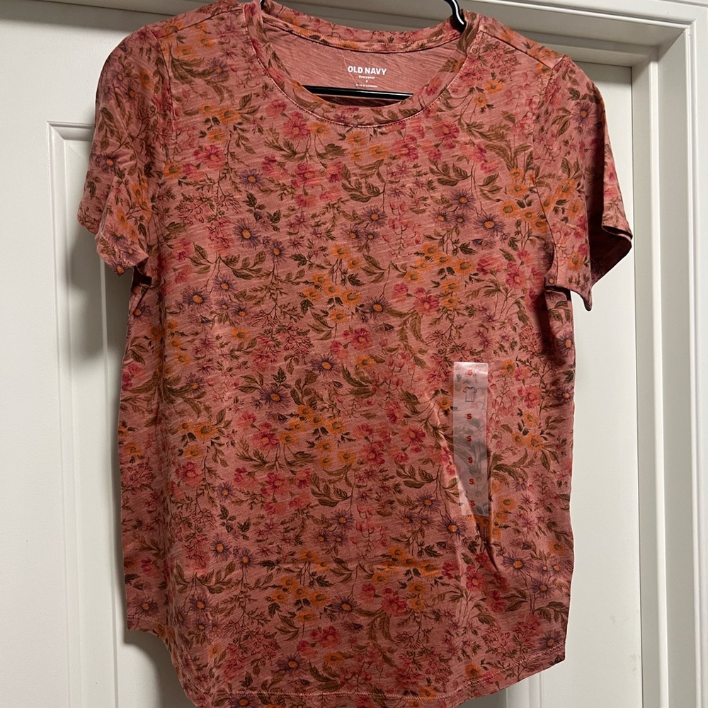 Old Navy Floral t-shirt